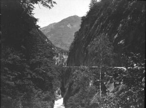 b000369