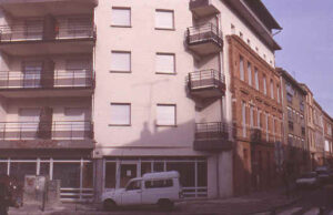 b010028